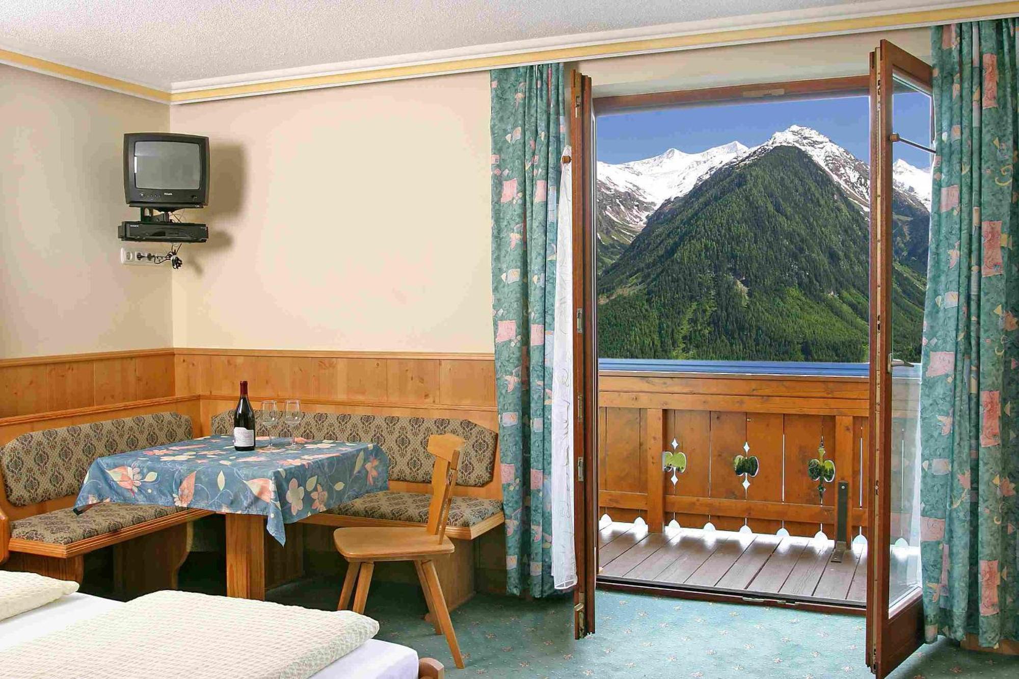 Pension Sonneck Neukirchen am Großvenediger Exteriör bild